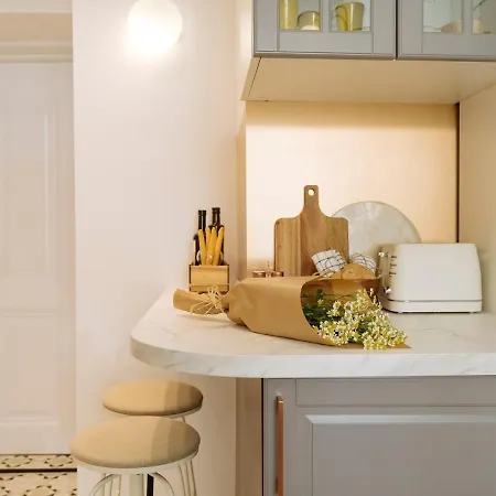 Appartement Closer To The Sun - Warm Boekarest