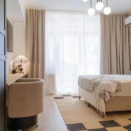 Closer To The Sun - Warm Appartement