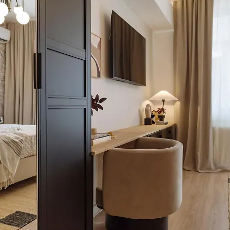 Closer To The Sun - Warm Appartement