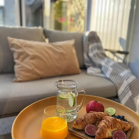 Closer To The Sun - Warm Appartement Boekarest