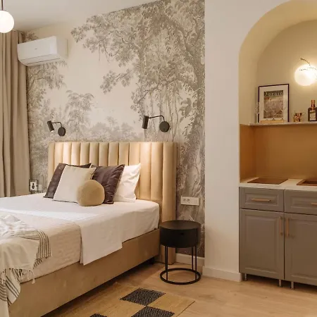 Closer To The Sun - Warm Appartement Boekarest