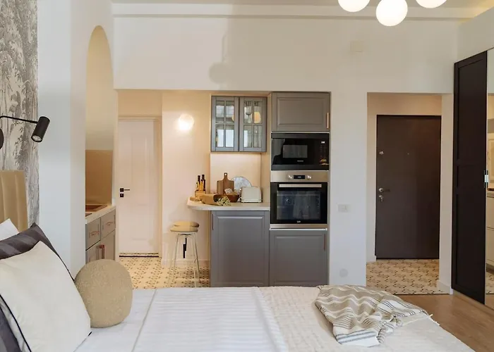 Closer To The Sun - Warm Апартаменти