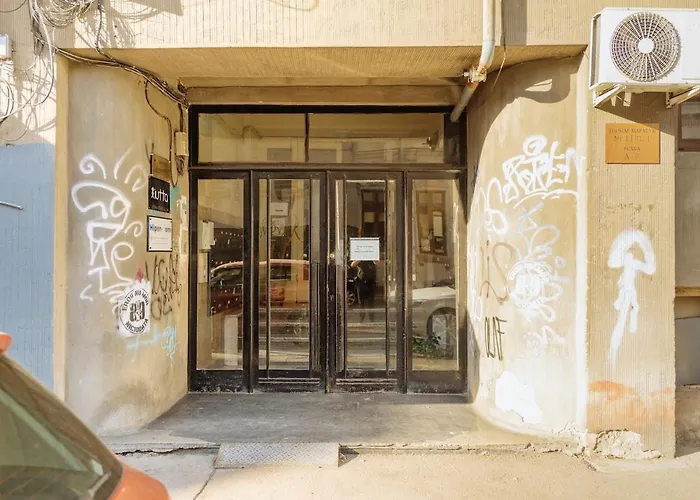 Closer To The Sun - Warm Апартаменти Бухарест