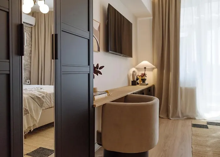 Closer To The Sun - Warm Апартаменти