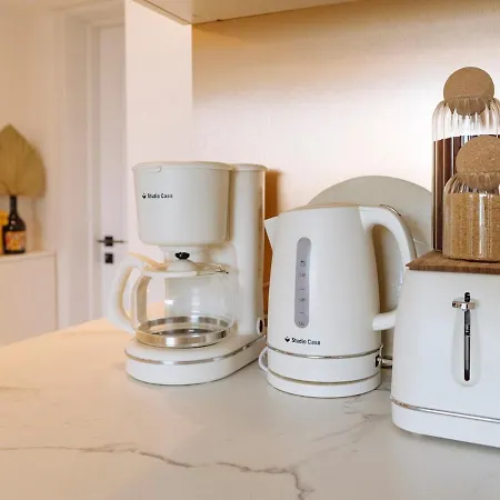 Closer To The Sun - Warm Apartment Bucharest